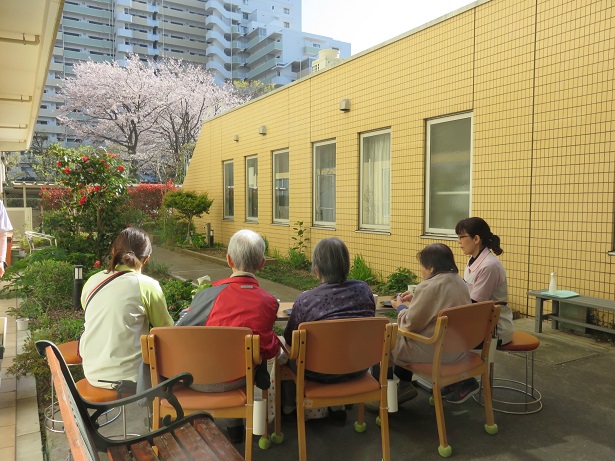 認知症対応型デイサービス（ほのか）